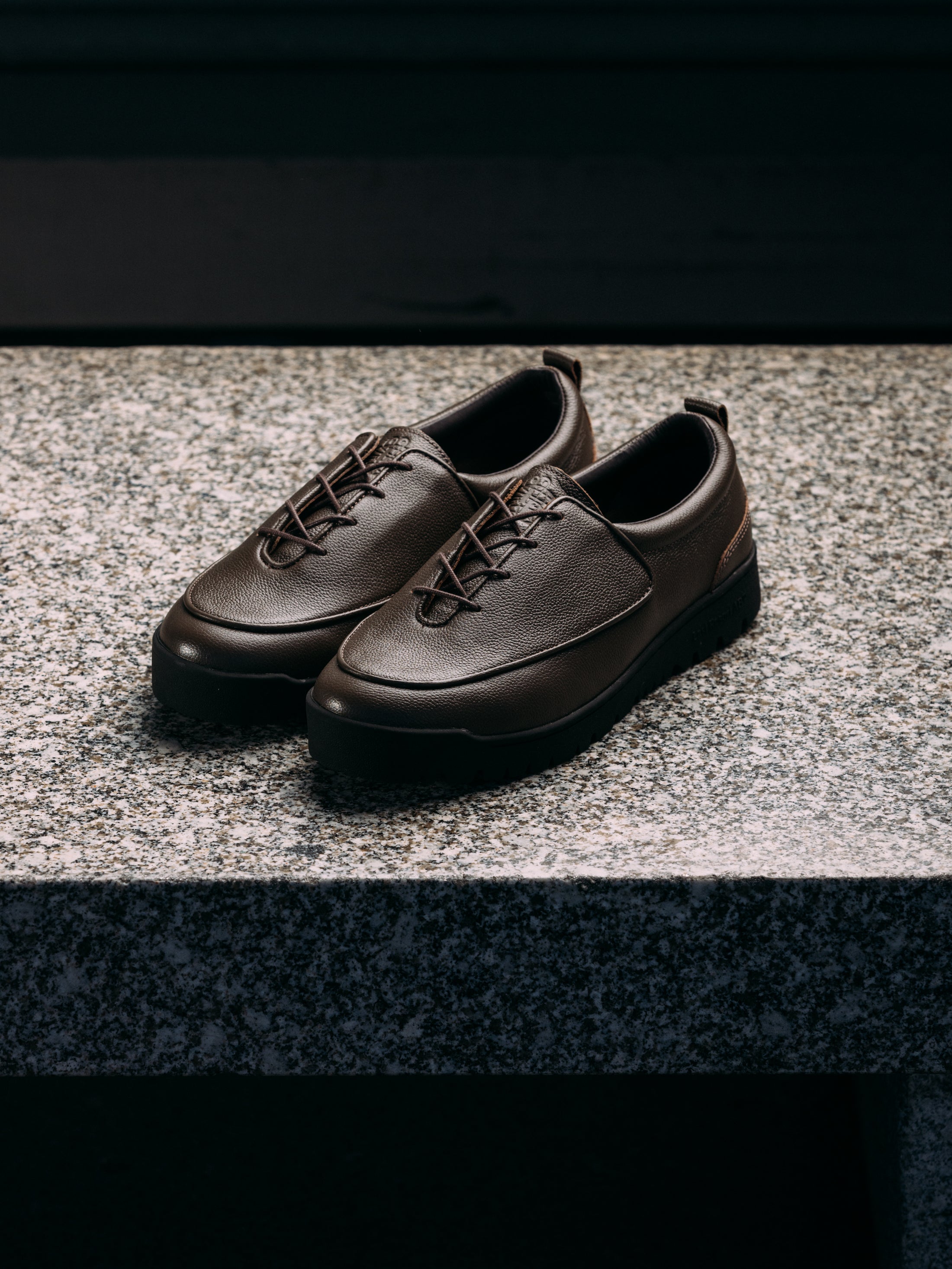 GM001 (Marron Java/Noir)