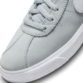 Load image into Gallery viewer, Nike SB Bruin High ISO Wolf Grey White toe detail
