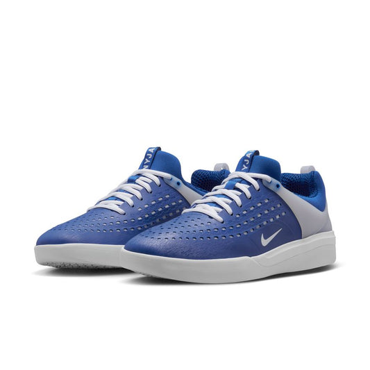 Nike SB Zoom Nyjah 3 Game Royal/White pair view