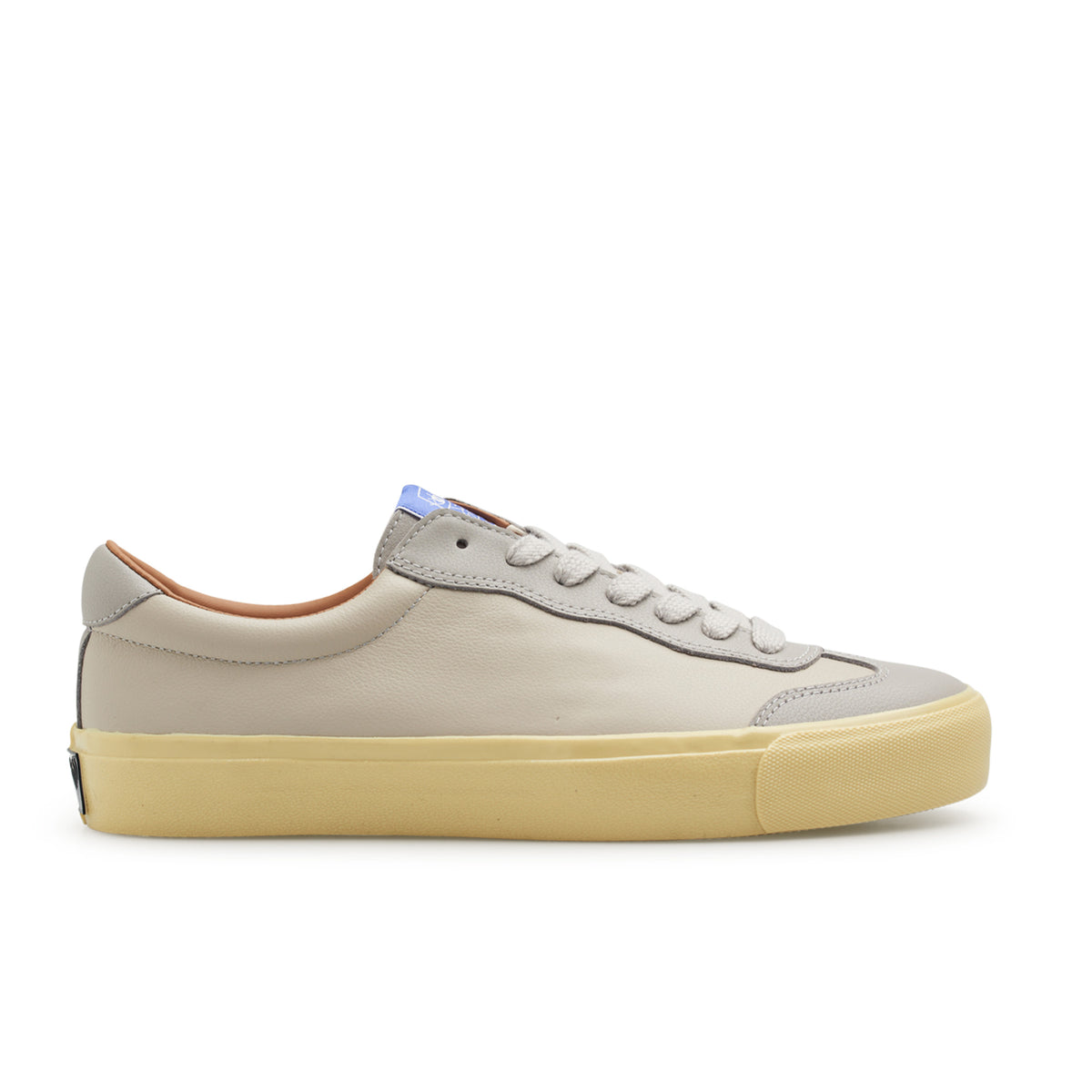 VM004 Milic (Gris tourterelle/Nicotine)